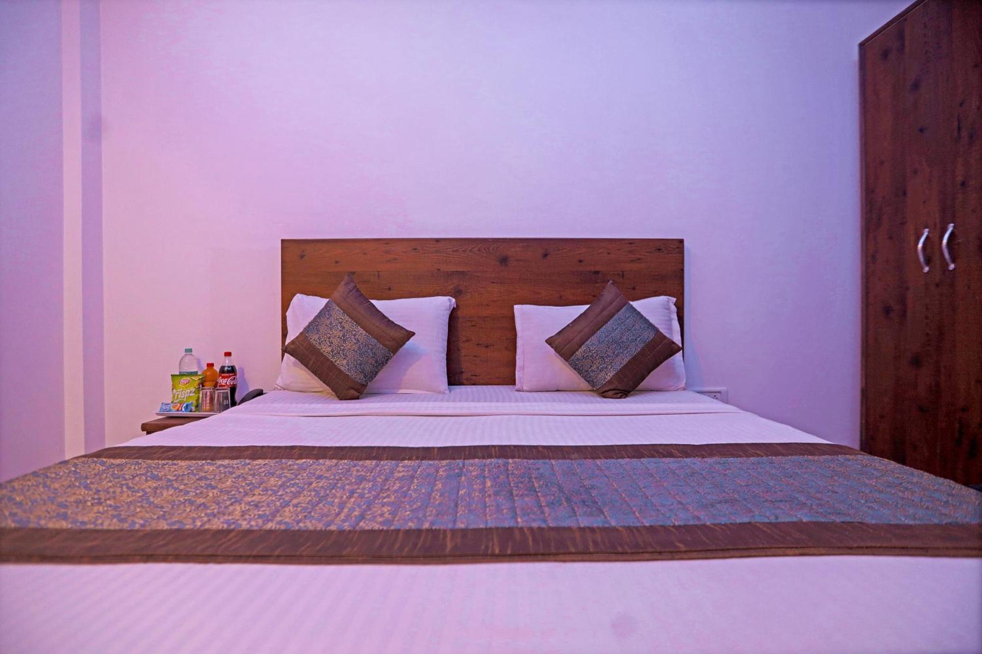 Moody Moon Hotel 3*